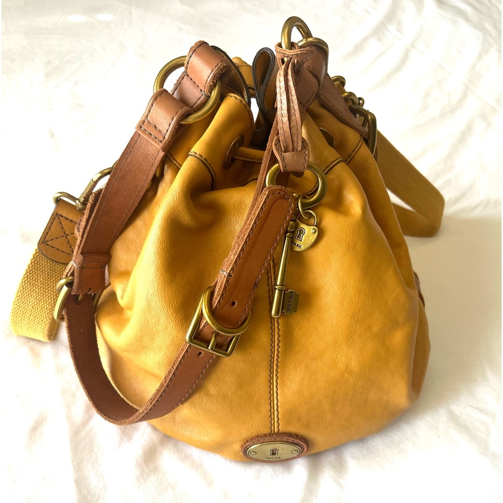 Fossil Vintage Reissue Bucket Bag